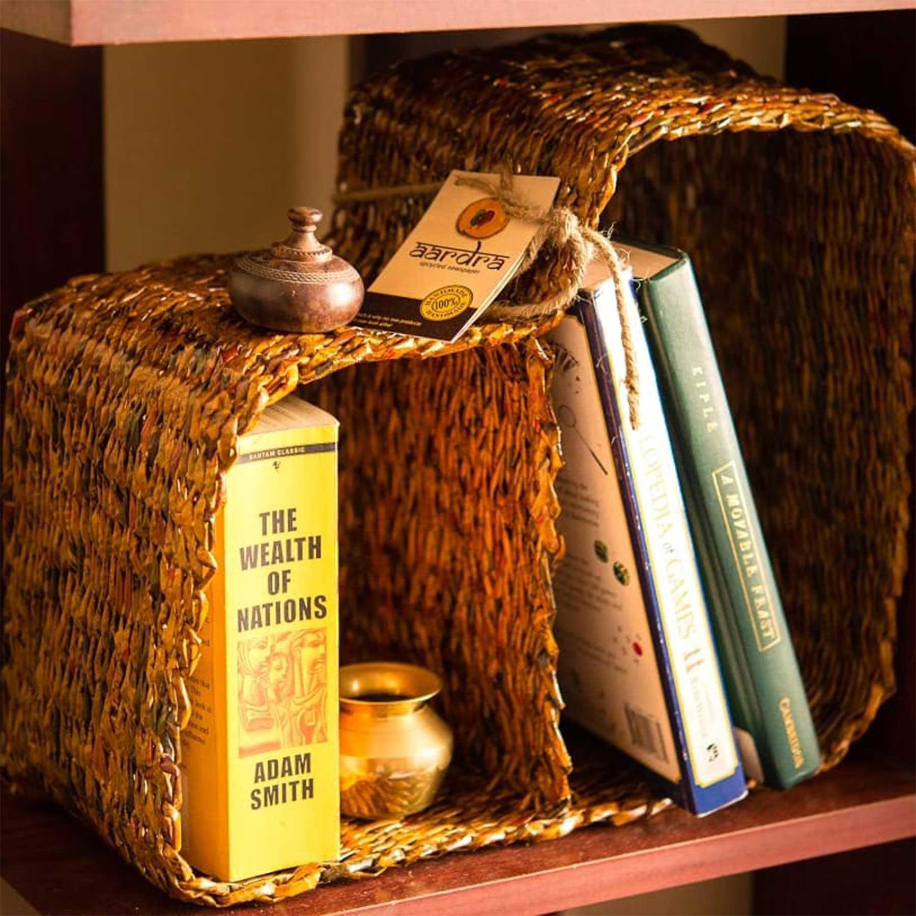 Tabletop bookshelf